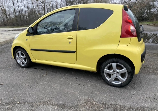 Peugeot 107 cena 6999 przebieg: 199900, rok produkcji 2006 z Bydgoszcz małe 191